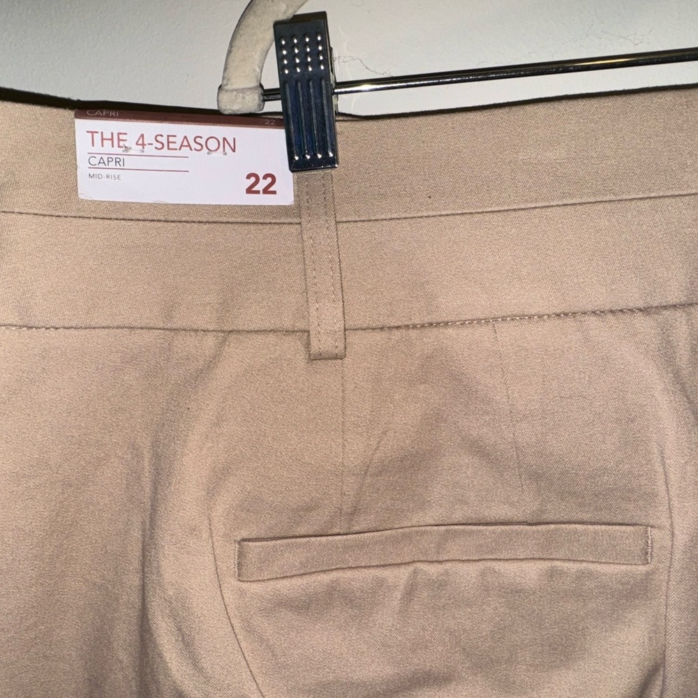 Size 22 The Season Capri Mid Rise Classic Tan Women's Pants Lane Bryant NWT - Picture 3 of 3